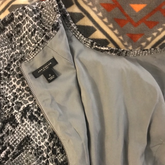 Ann Taylor - Picture 4 of 5